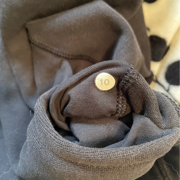 LULULEMON Versa Vest Black EUC Collared Cozy warm 10 - Picture 5 of 6